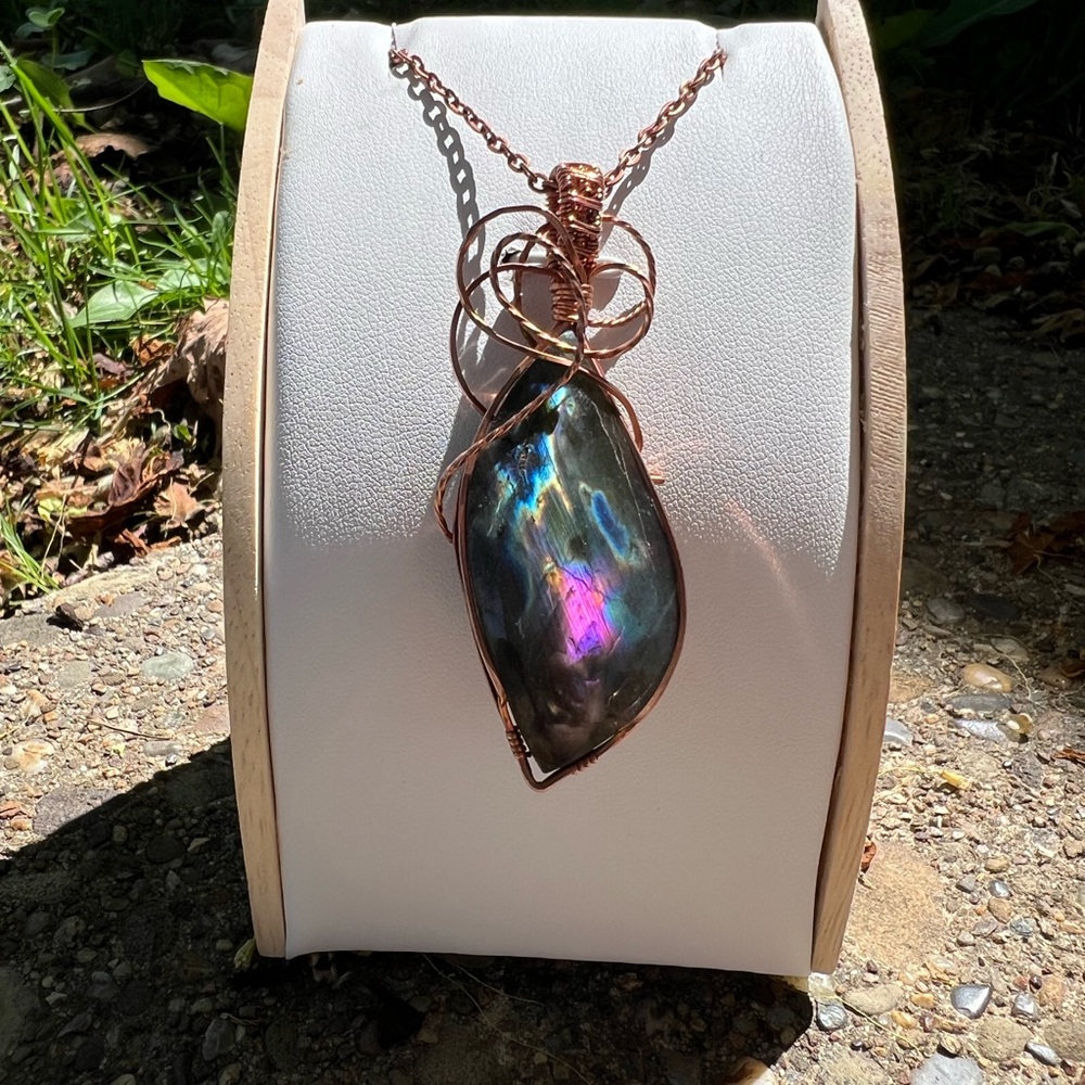 Elegant Multicolor Spectrolite Labradorite Copper Wire Wrapped Pendant Necklace